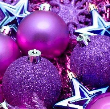 Pink and purple baubles, Christmas Taxi www.wrexhamtaxis.co.uk wrexham and prestige